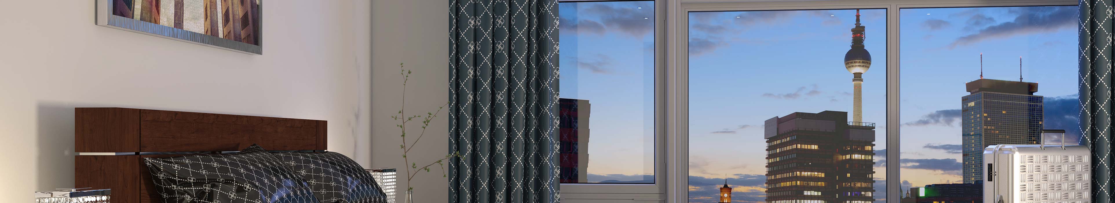 Hotel in Berlin mit Blick auf den Fernsehturm.