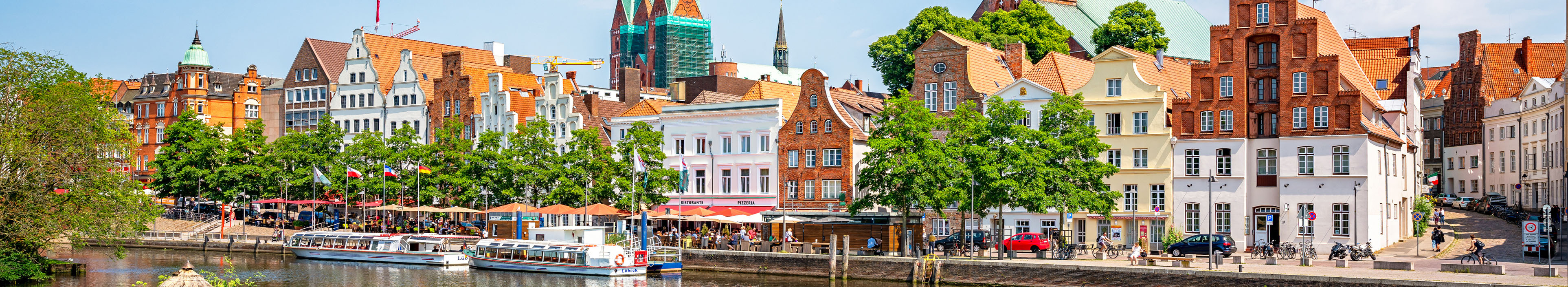 Skyline der Altstadt Lübeck und Blick auf die Marienkirche.