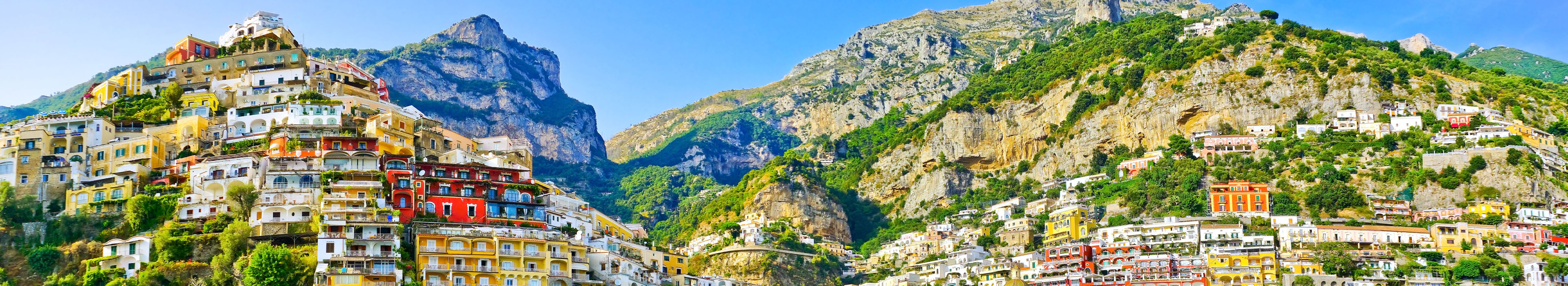 Blick auf die Häuser von Positano an der Amalfiküste, Italien.