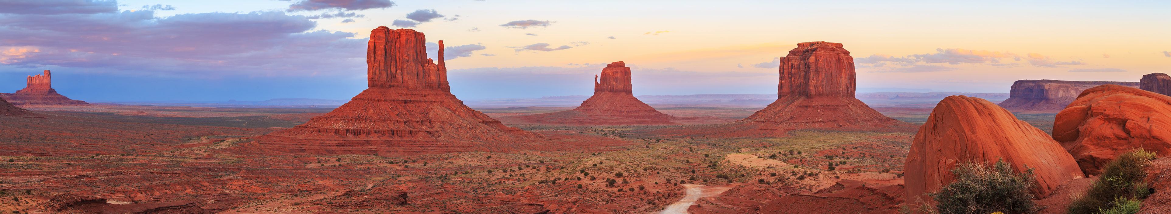 Sonnenuntergang am Monument Valley, USA