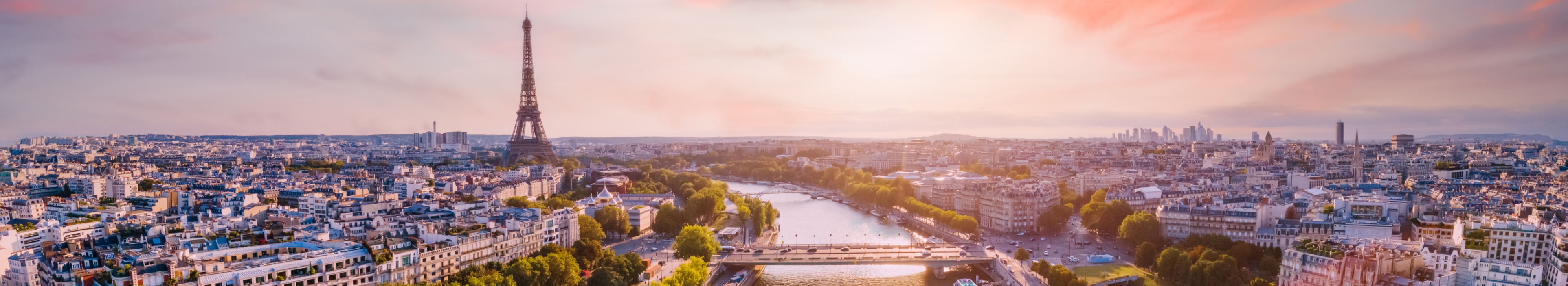 Paris Luftpanorama mit Fluss Seine und Eiffelturm, Frankreich
