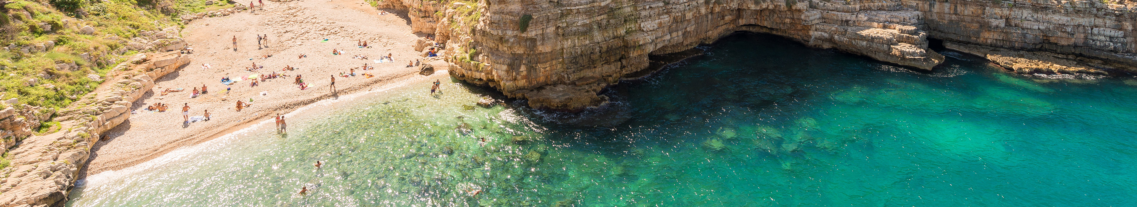 Blick auf Polignano A Mare, Apulien, Italien